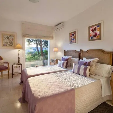 Lantana Villa